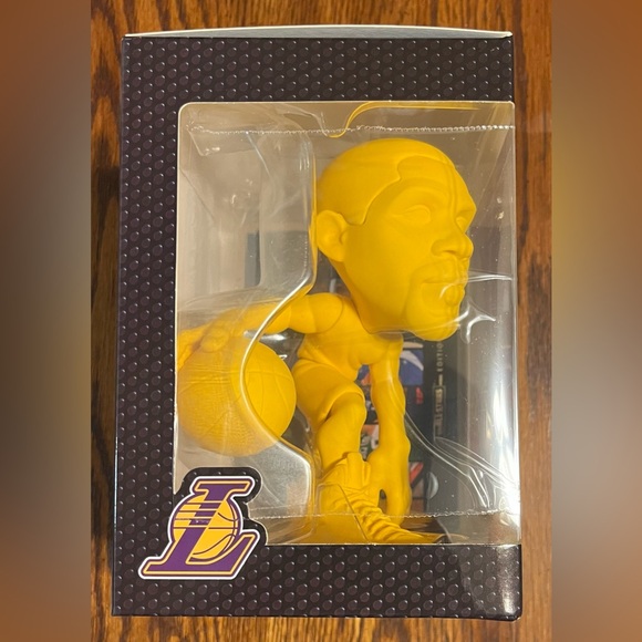 NBA smALL-STARS minis Los Angeles Lakers Magic Johnson Yellow Variant 6" Figure - Picture 2 of 4